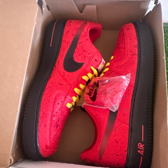 Size 13 M- Nike Air Force 1 Low Miami Heat RARE! DS